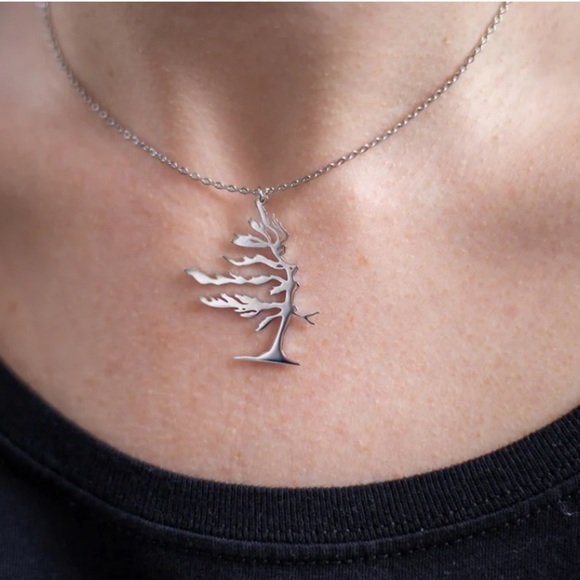 Jewelry - 💕3/$25💕 WINDSWEPT TREE NECKLACE